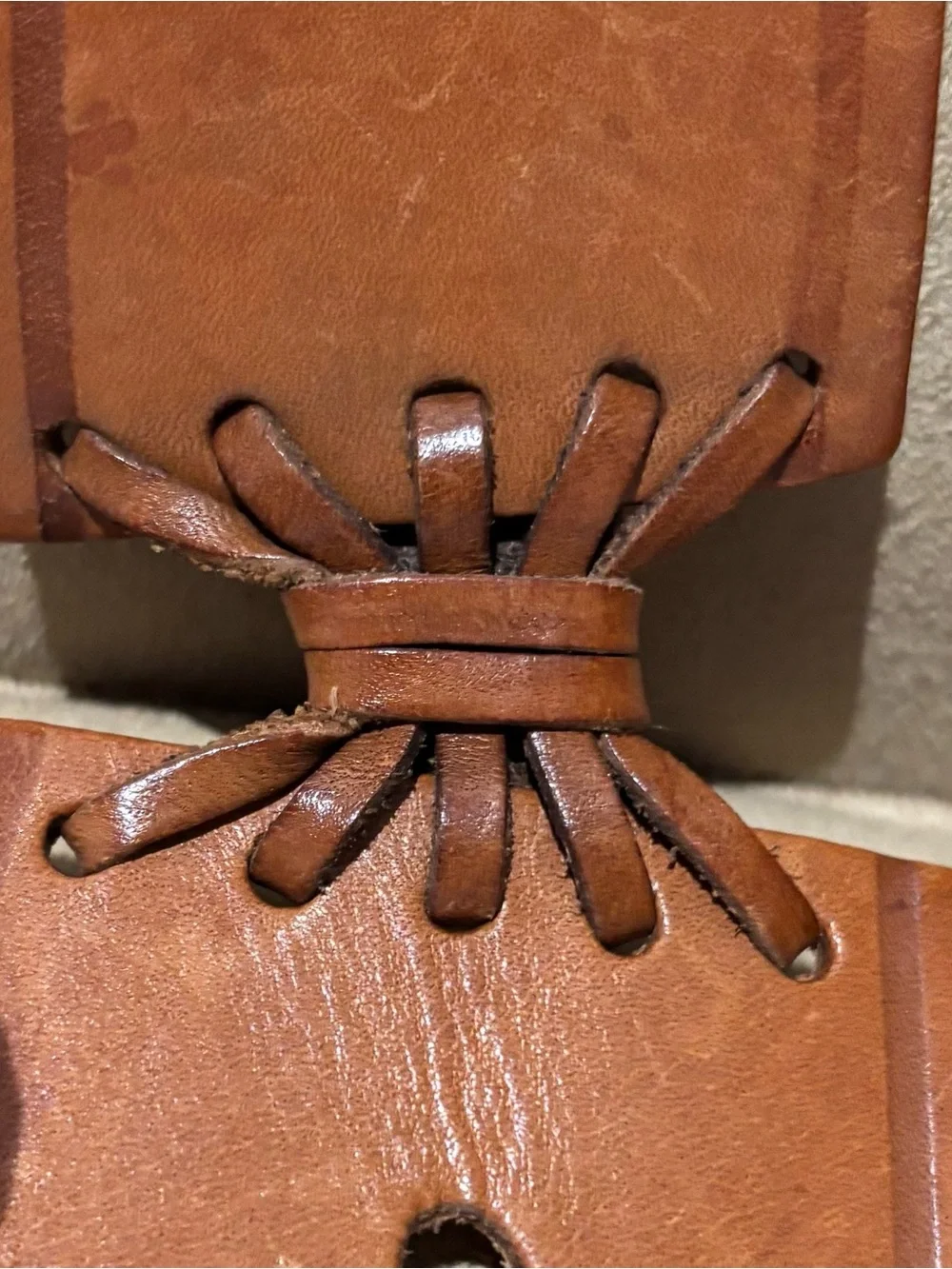 Zibo Women's Tan Leather Cutout Waist Belt with Silver Metal Detail. Size L.